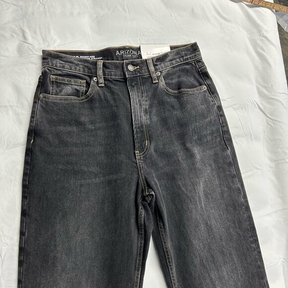 NWT Arizona Highest Rise Vintage Straight Jeans Black Size 10 - Picture 3 of 6